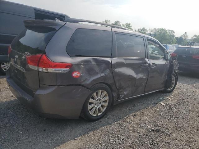 2011 TOYOTA SIENNA XLE - 5TDYK3DC5BS028380