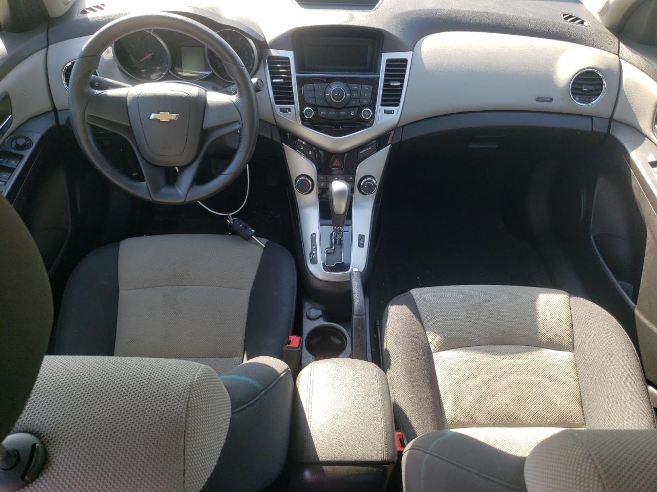 Chevrolet Cruze ls 2012