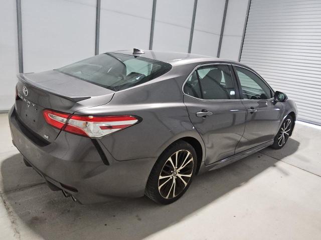 Vin: 4t1g11ak6lu945450, lot: 57854385, toyota camry se 20203