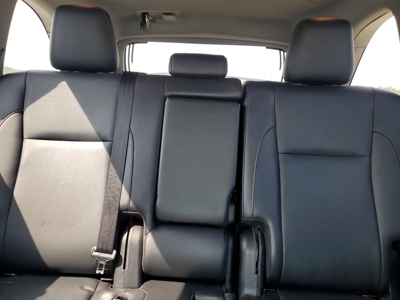 TOYOTA HIGHLANDER SE