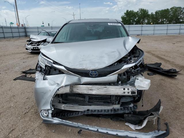 2022 TOYOTA SIENNA XLE 5TDYRKEC6NS132529