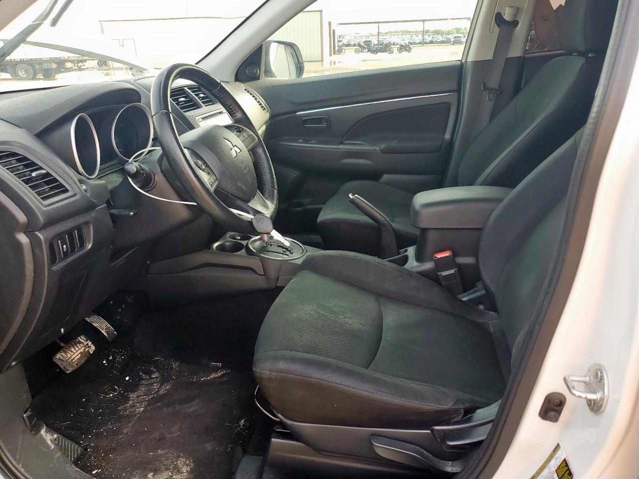 MITSUBISHI OUTLANDER ES