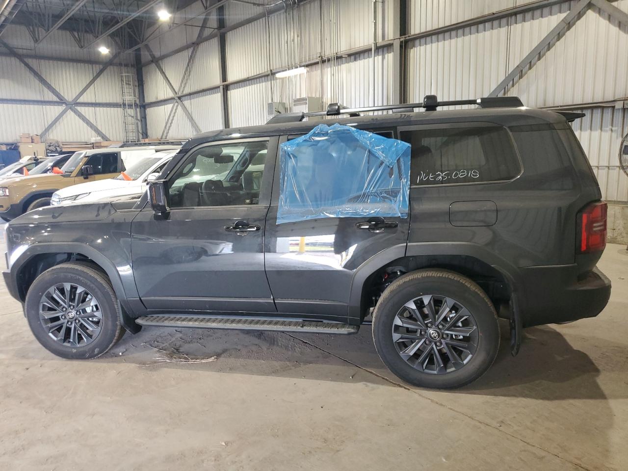 TOYOTA LAND CRUISER BASE