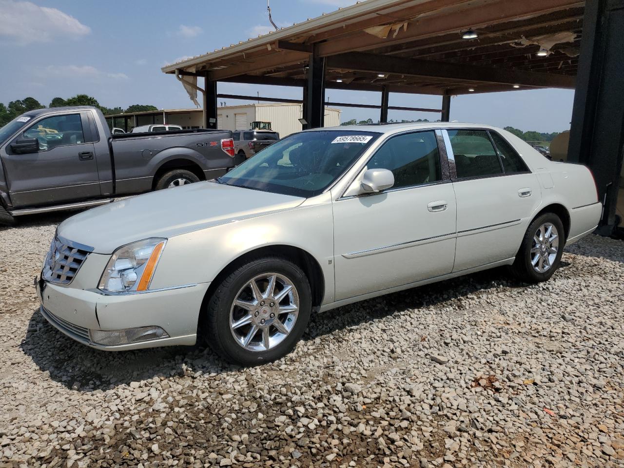 Lot #3183620488 2010 CADILLAC DTS LUXURY