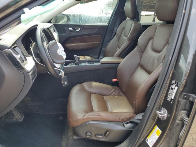 2018 VOLVO XC60 T5 MO YV4102RK3J1018764