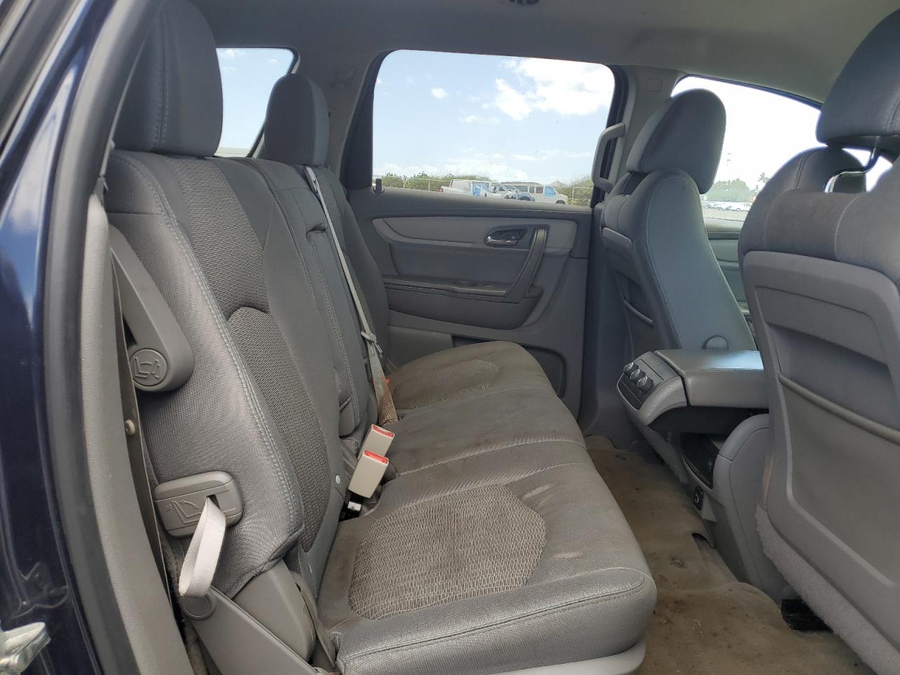 CHEVROLET TRAVERSE LS