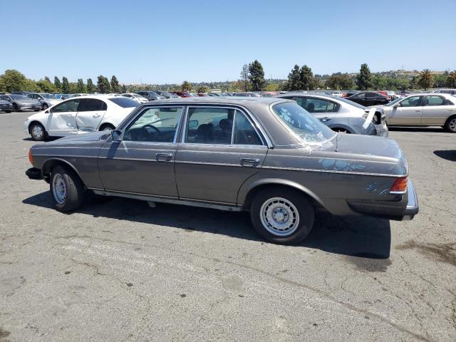 Vin: wdbab33a2ea034753, lot: 61304335, mercedes-benz 300-class dt 19842