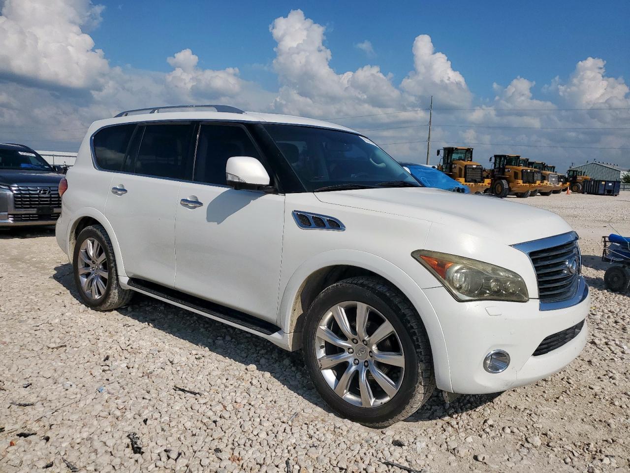 INFINITI QX56