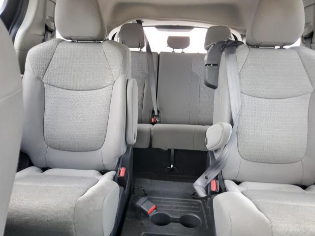 2022 TOYOTA SIENNA LE 5TDKRKEC2NS110064