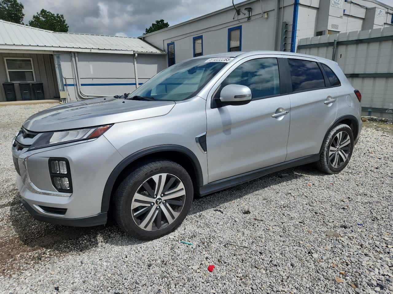 MITSUBISHI OUTLANDER SE