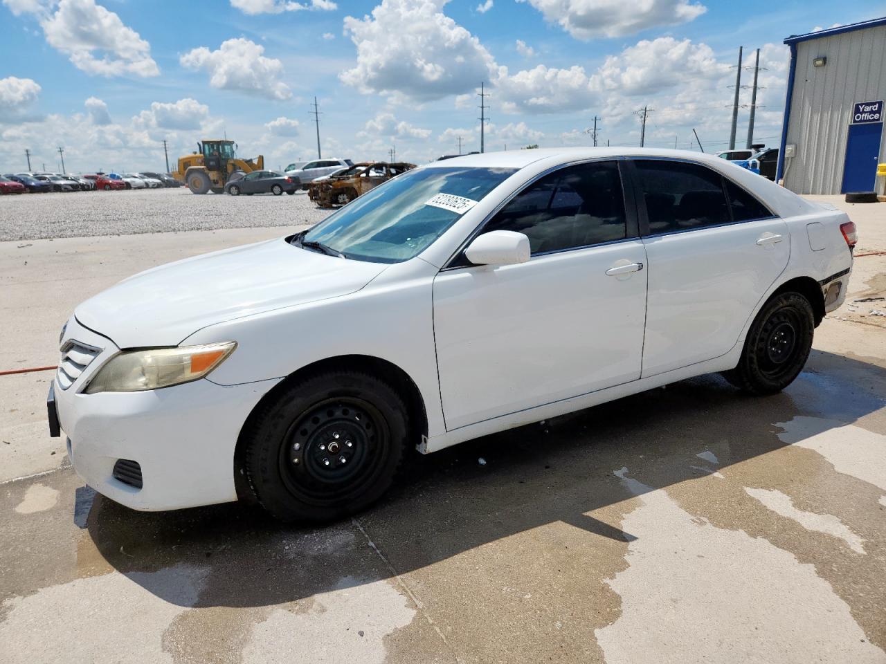 TOYOTA CAMRY BASE