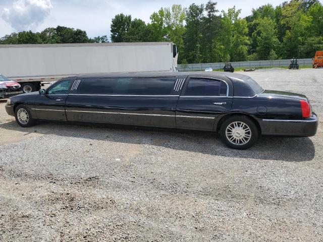 LINCOLN TOWN CAR E 2004 black limousin gas 1L1FM81W54Y674245 photo #3