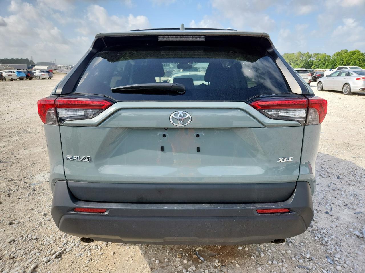 TOYOTA RAV4 XLE PREMIUM