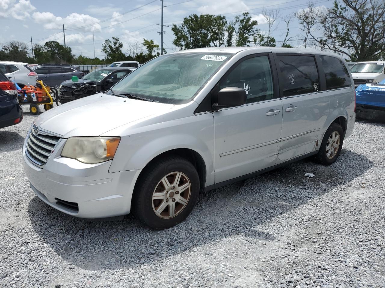 CHRYSLER TOWN & COUNTRY LX