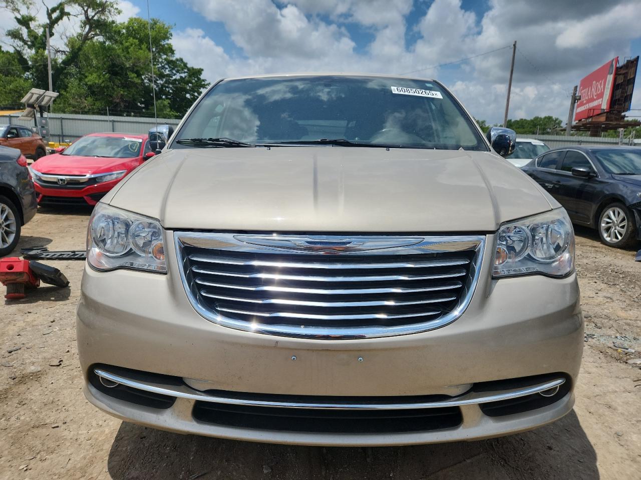 CHRYSLER TOWN & COUNTRY TOURING L