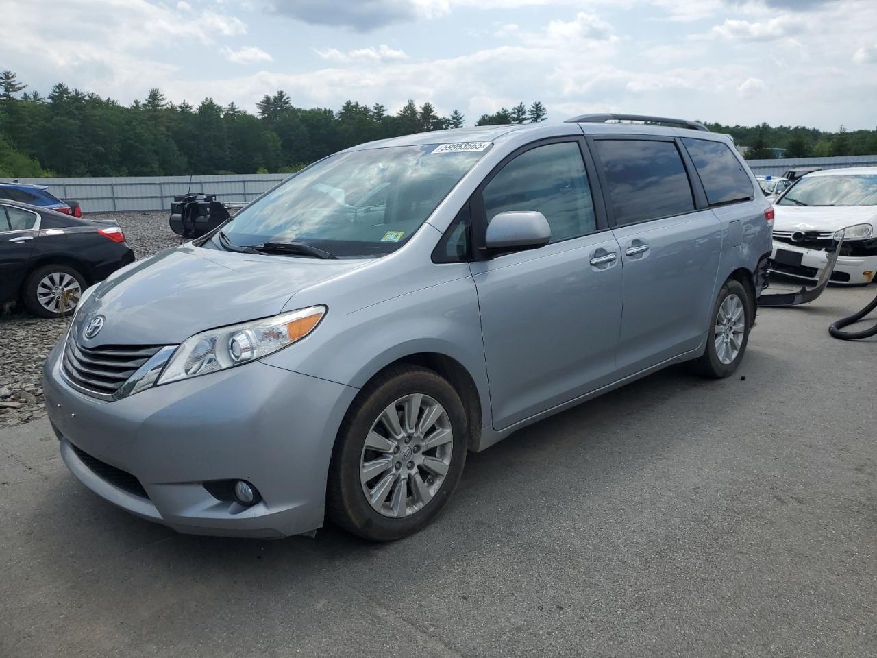 TOYOTA SIENNA XLE