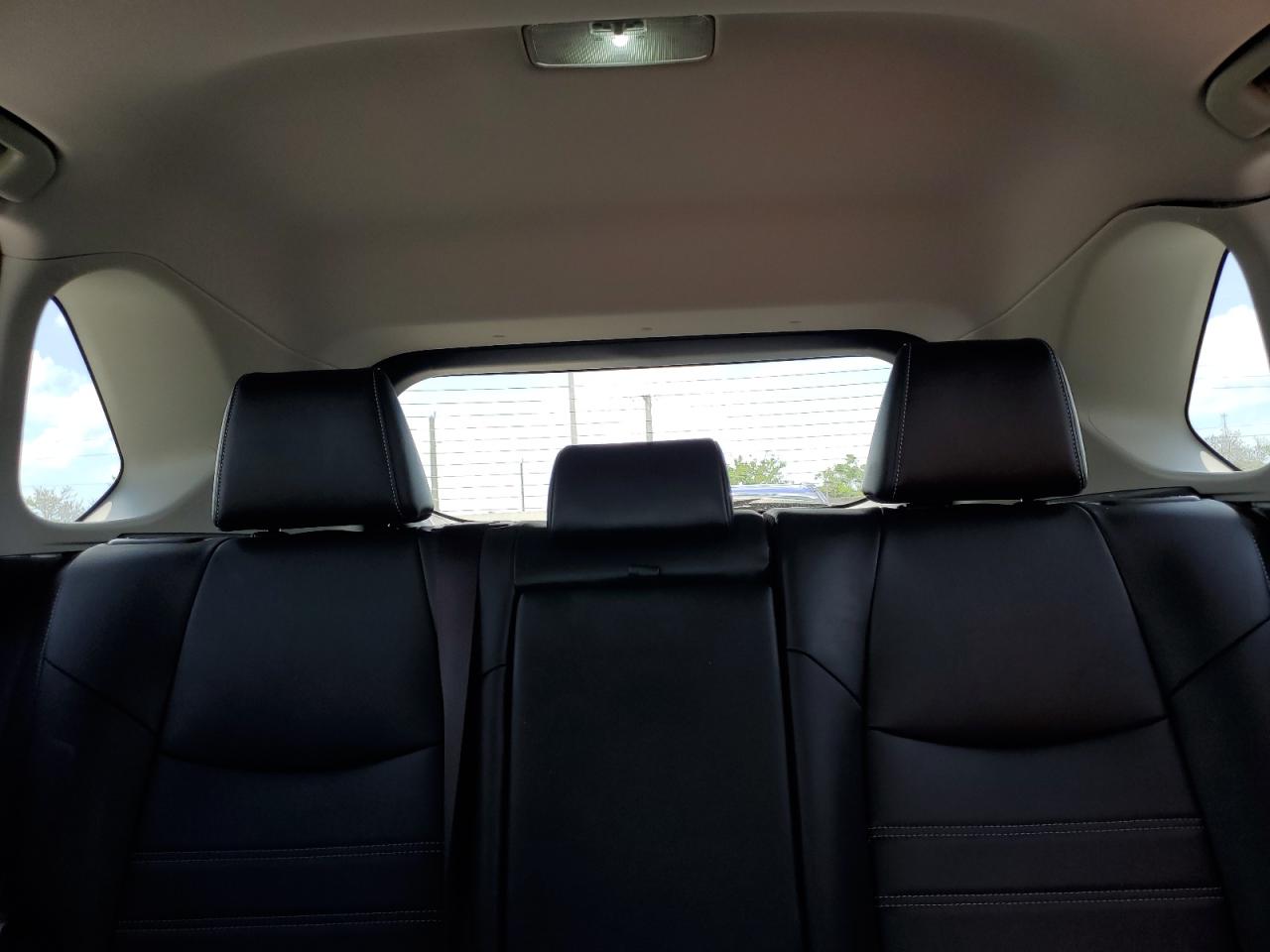 TOYOTA RAV4 XLE PREMIUM