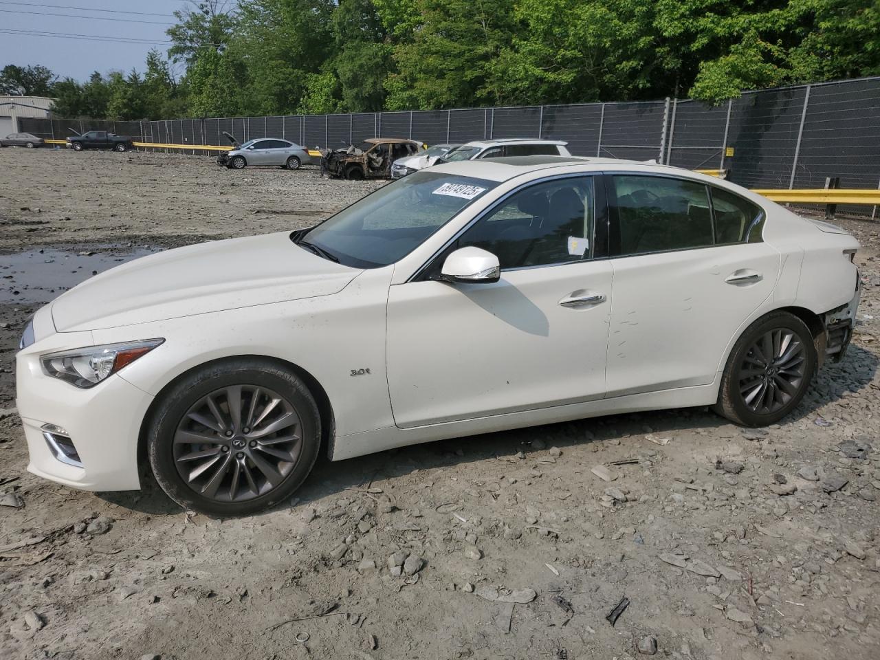 INFINITI Q50 LUXE