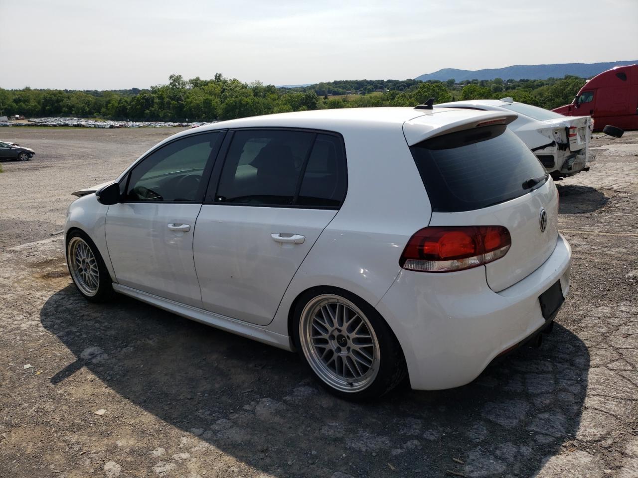 VOLKSWAGEN GOLF R