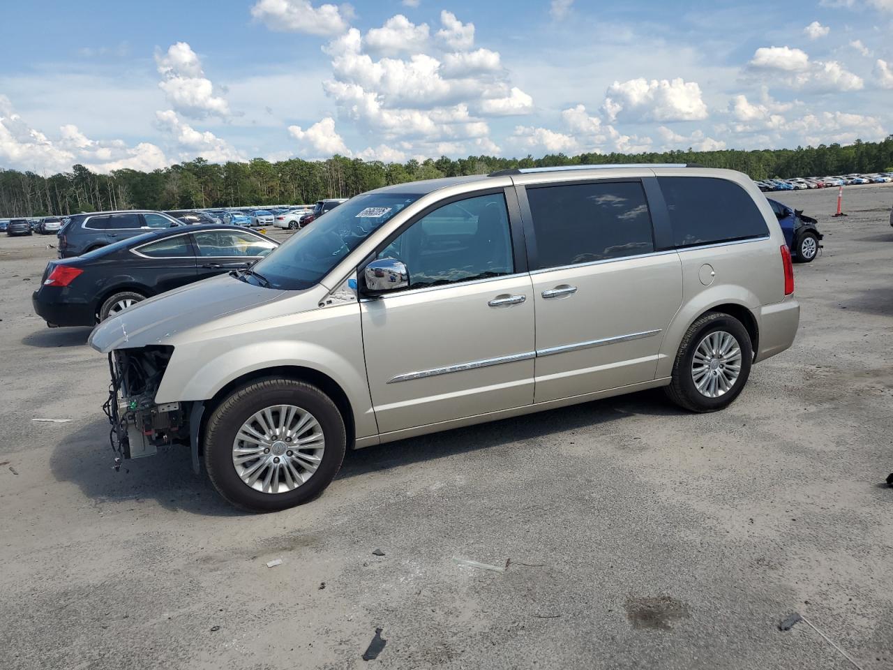 CHRYSLER TOWN & COUNTRY LIMITED