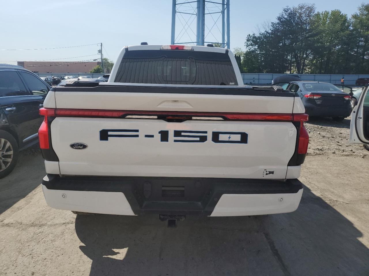FORD F-150 LIGHTNING PRO