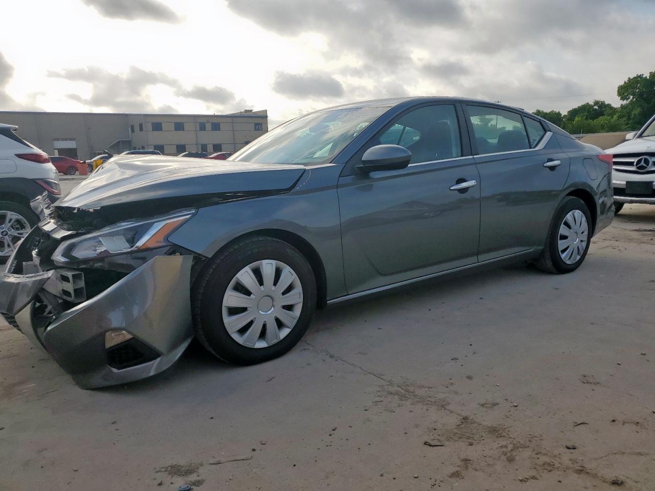 NISSAN ALTIMA S