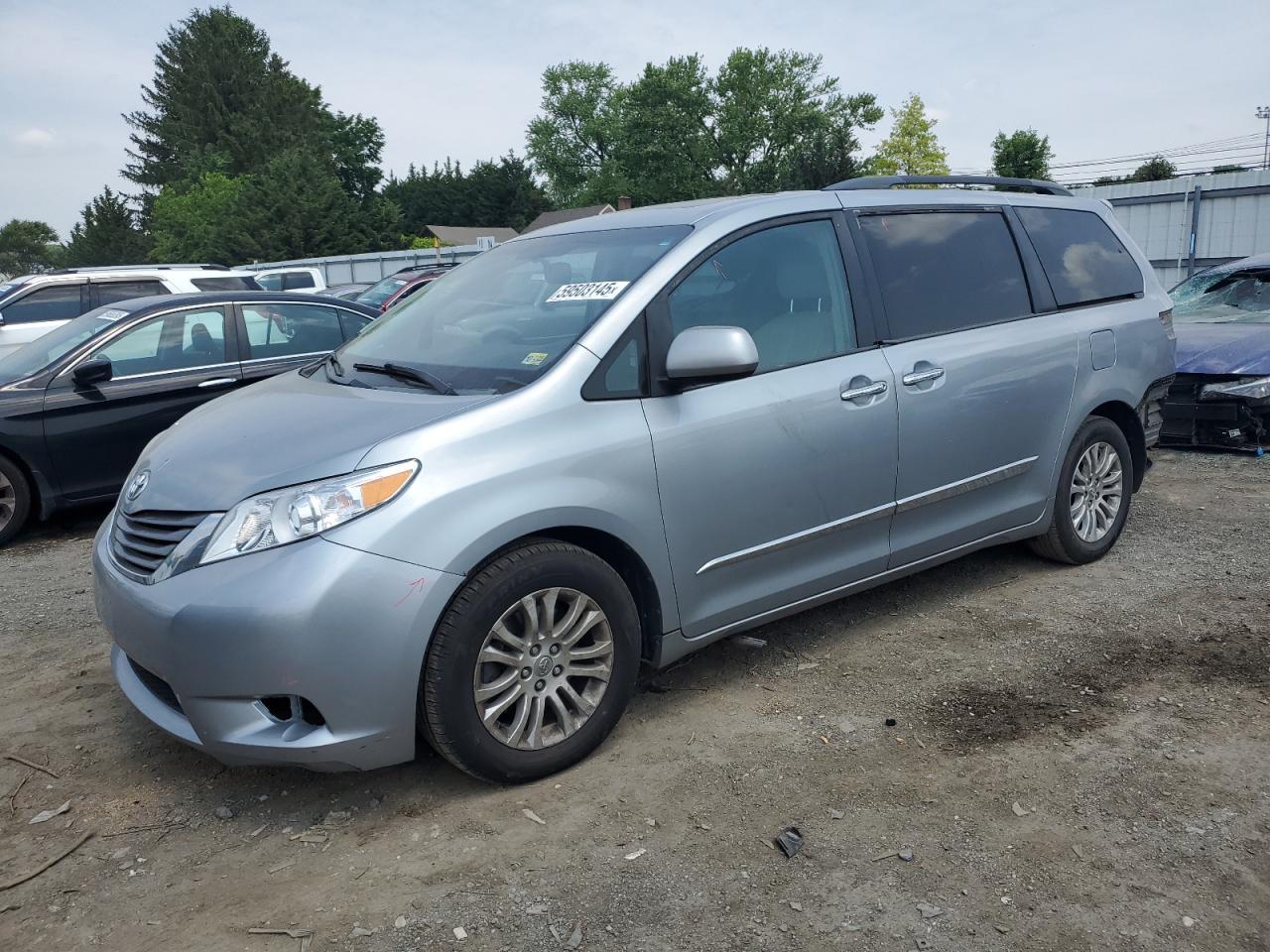 TOYOTA SIENNA XLE