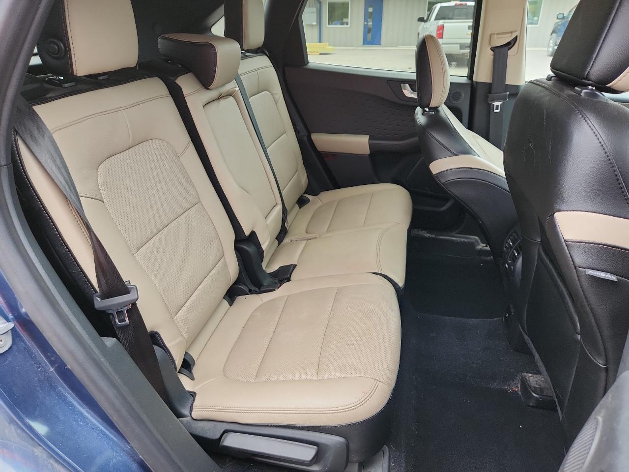 FORD ESCAPE TITANIUM