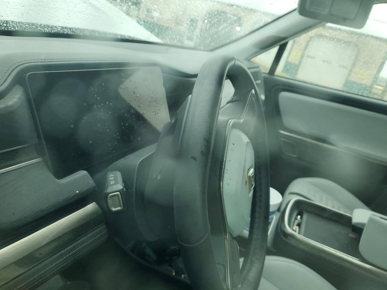 RIVIAN R1T LAUNCH EDITION