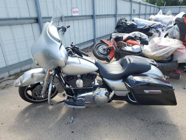 HARLEY-DAVIDSON FLHX 2010 silver road/str gas 1HD1KB418AB603702 photo #4