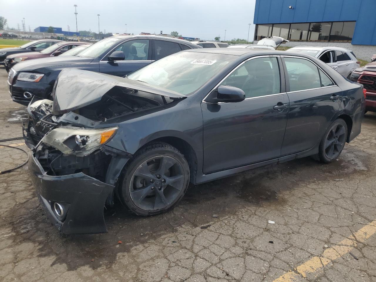 TOYOTA CAMRY SE