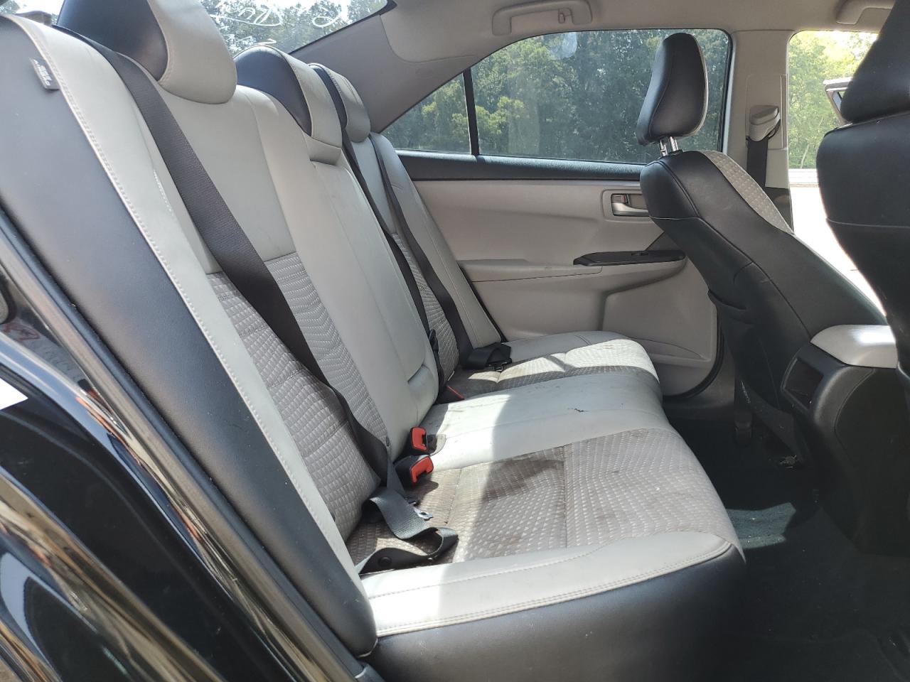 Toyota Camry le 2015