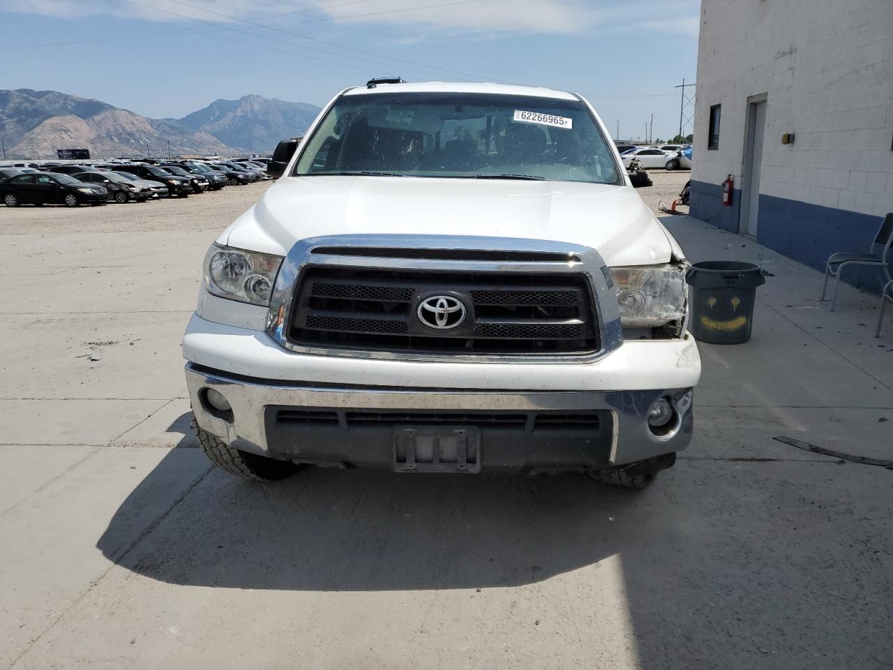 TOYOTA TUNDRA DOUBLE CAB SR5