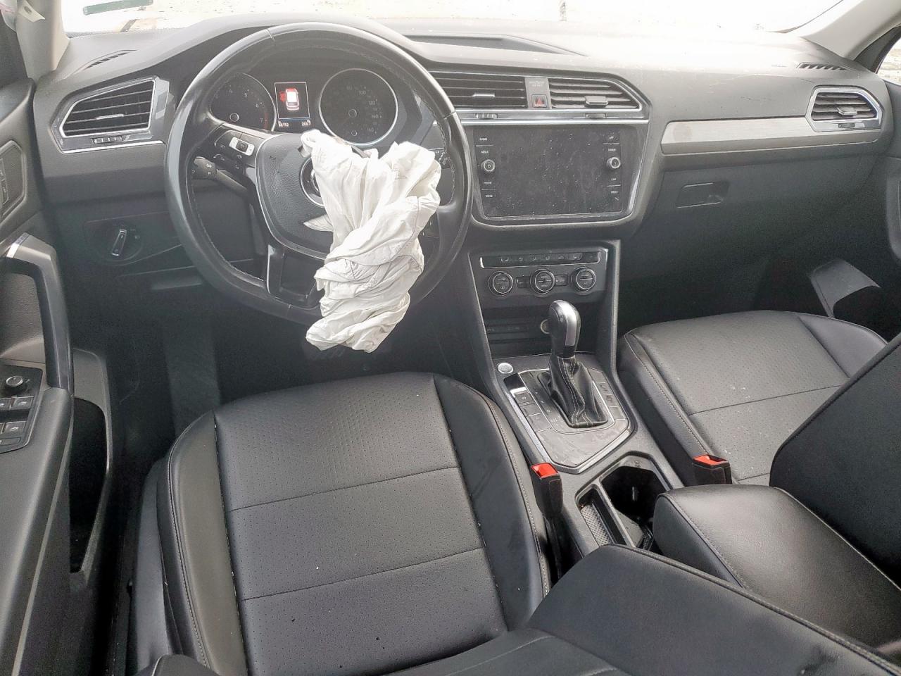 VOLKSWAGEN TIGUAN SE