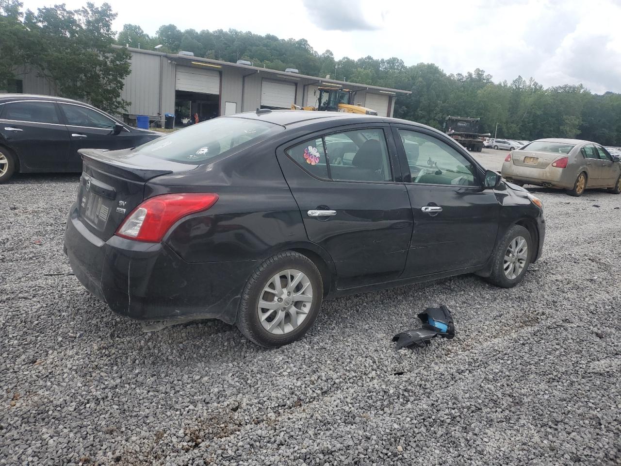NISSAN VERSA S