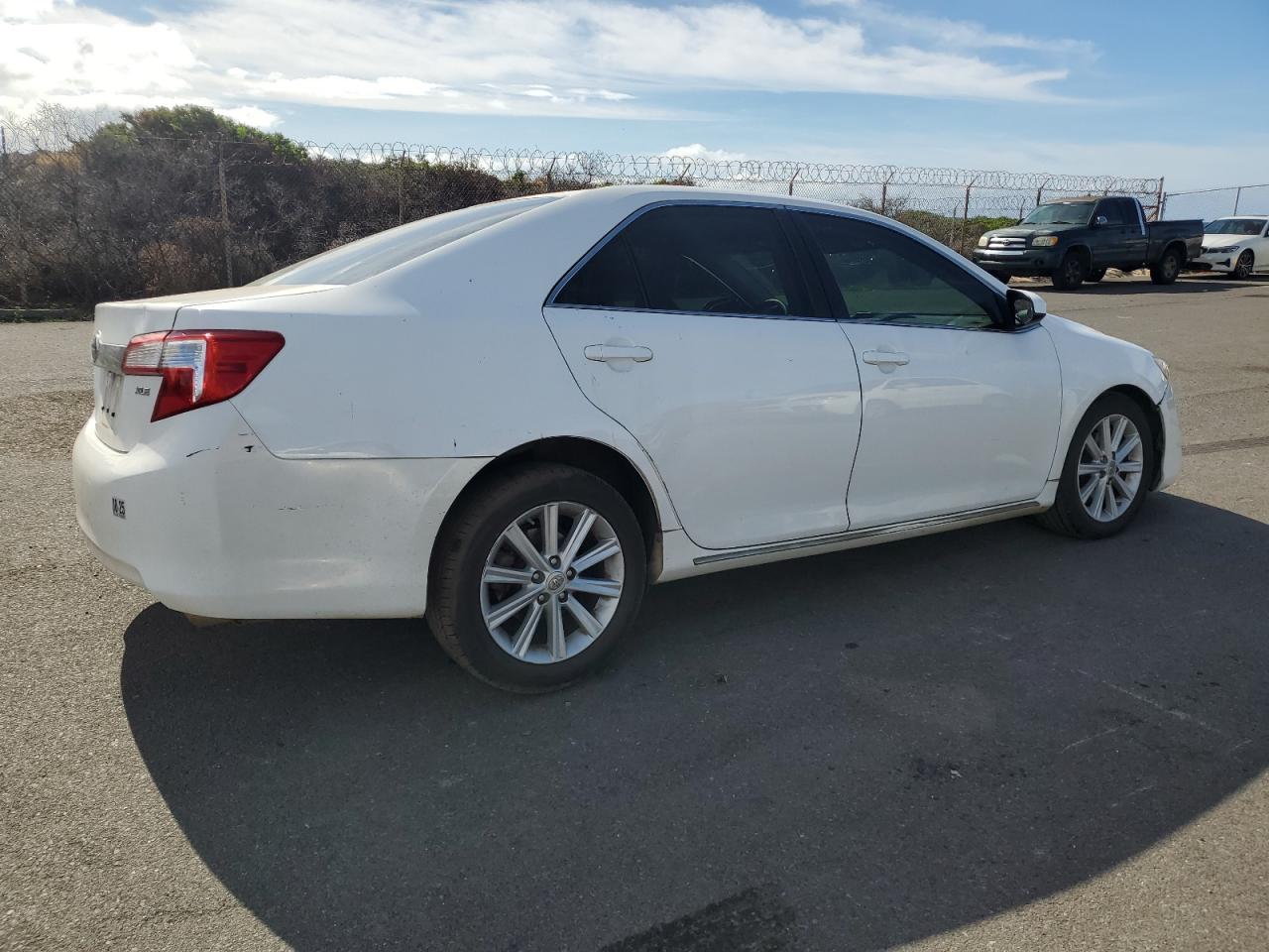 TOYOTA CAMRY SE