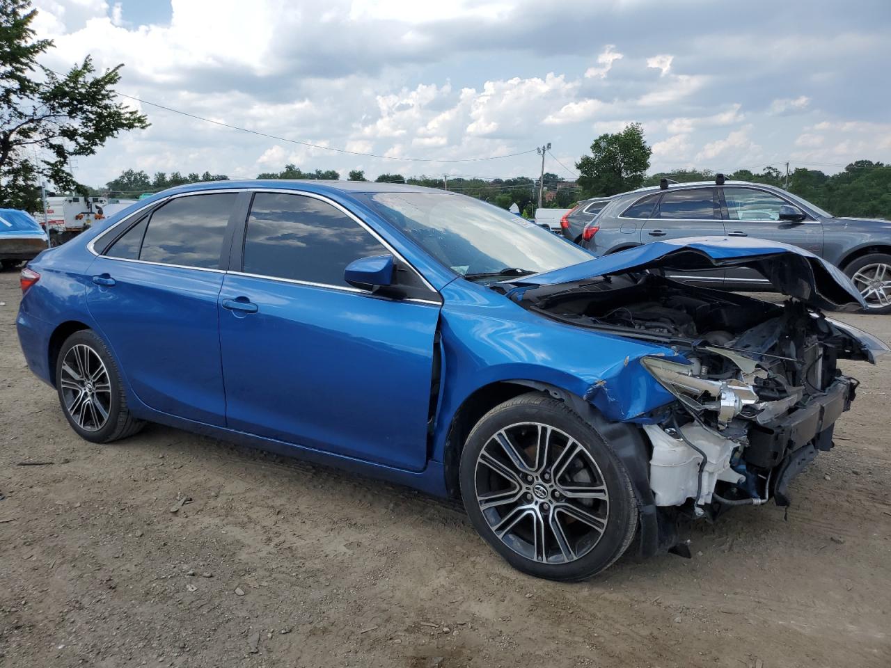Toyota Camry le 2016
