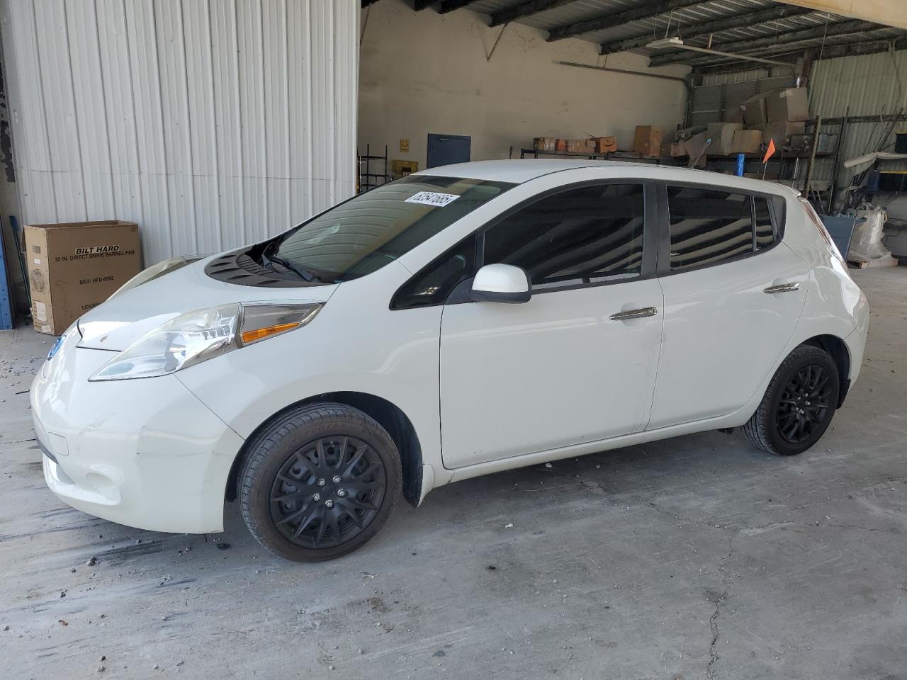  Salvage Nissan LEAF