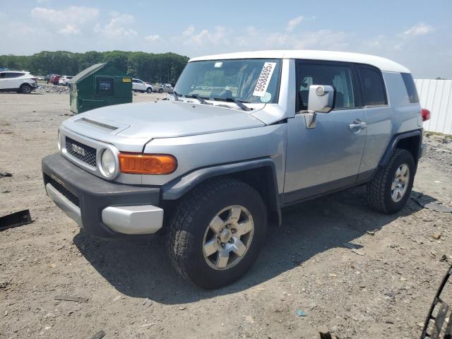 TOYOTA FJ CRUISER