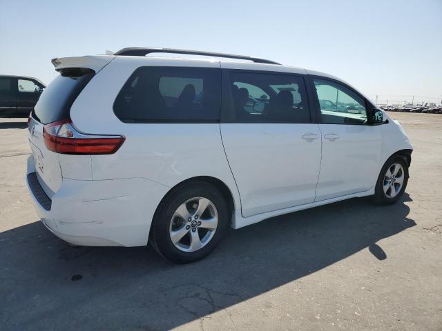 2018 TOYOTA SIENNA LE 5TDKZ3DCXJS916445