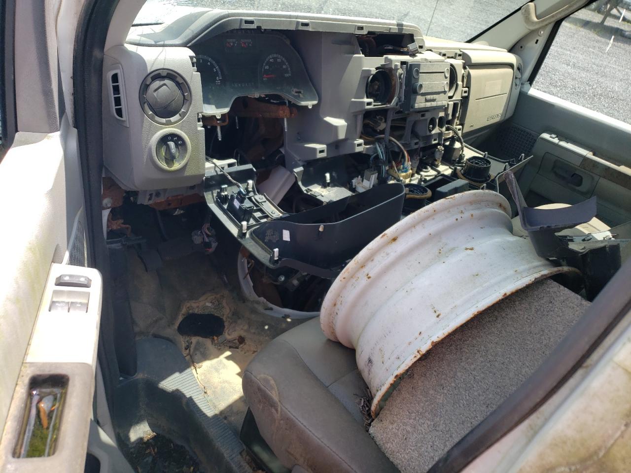 FORD ECONOLINE E350 SUPER DUTY CUTAWAY VAN