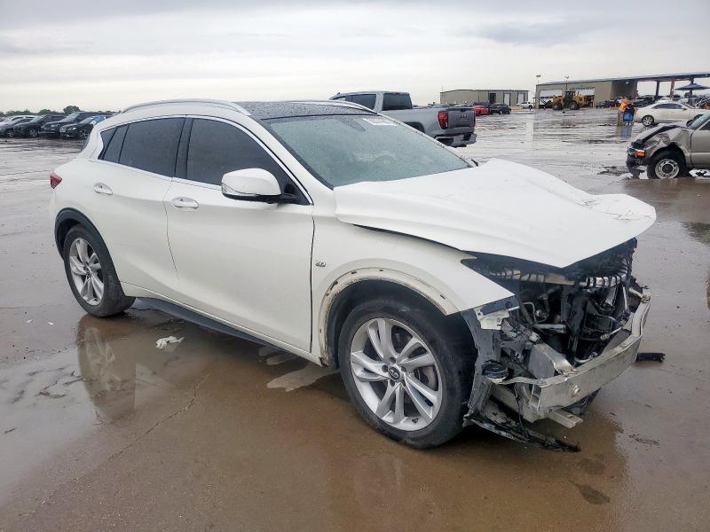 2018 INFINITI QX30 BASE SJKCH5CP2JA056283