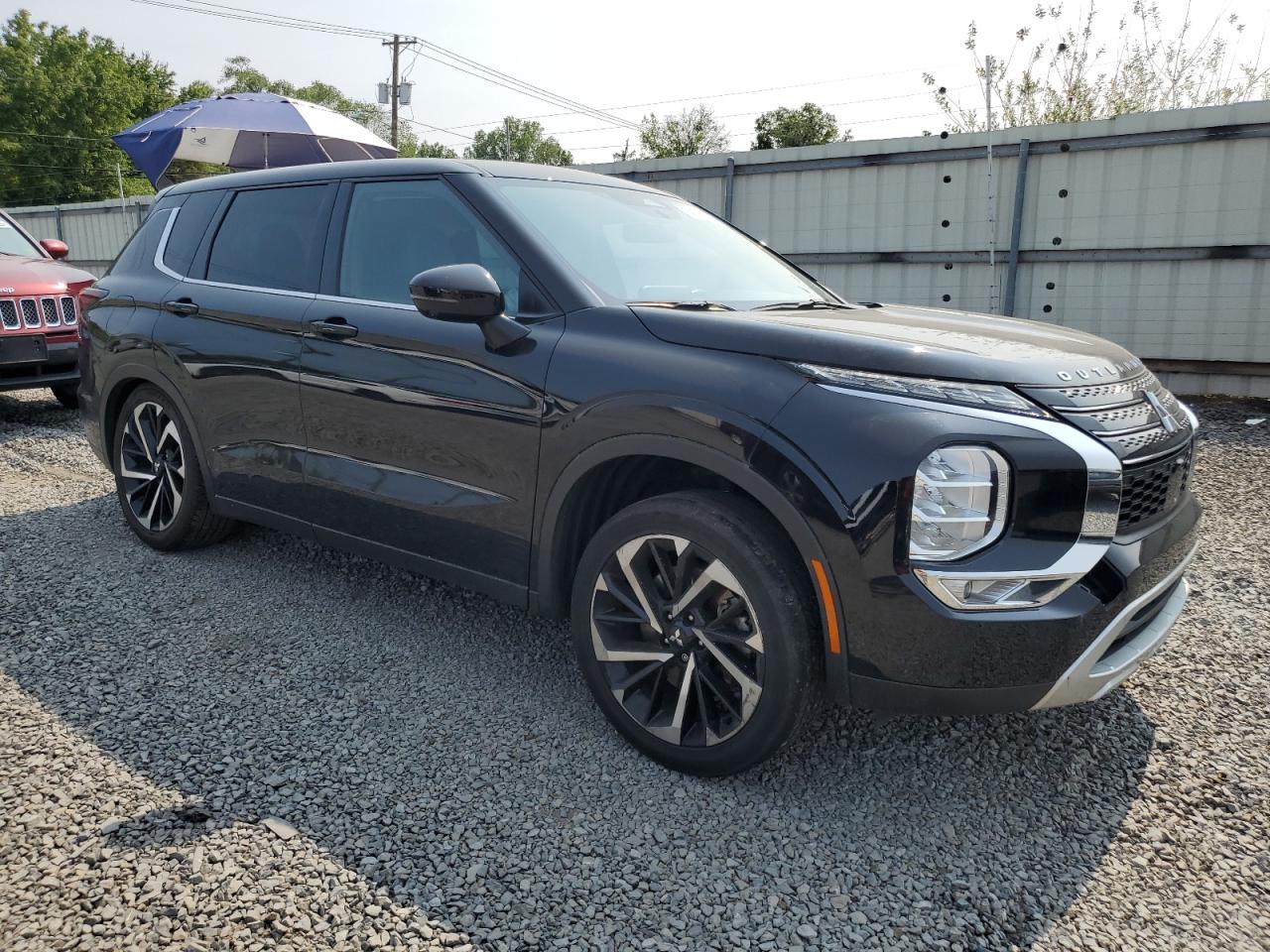 MITSUBISHI OUTLANDER SE