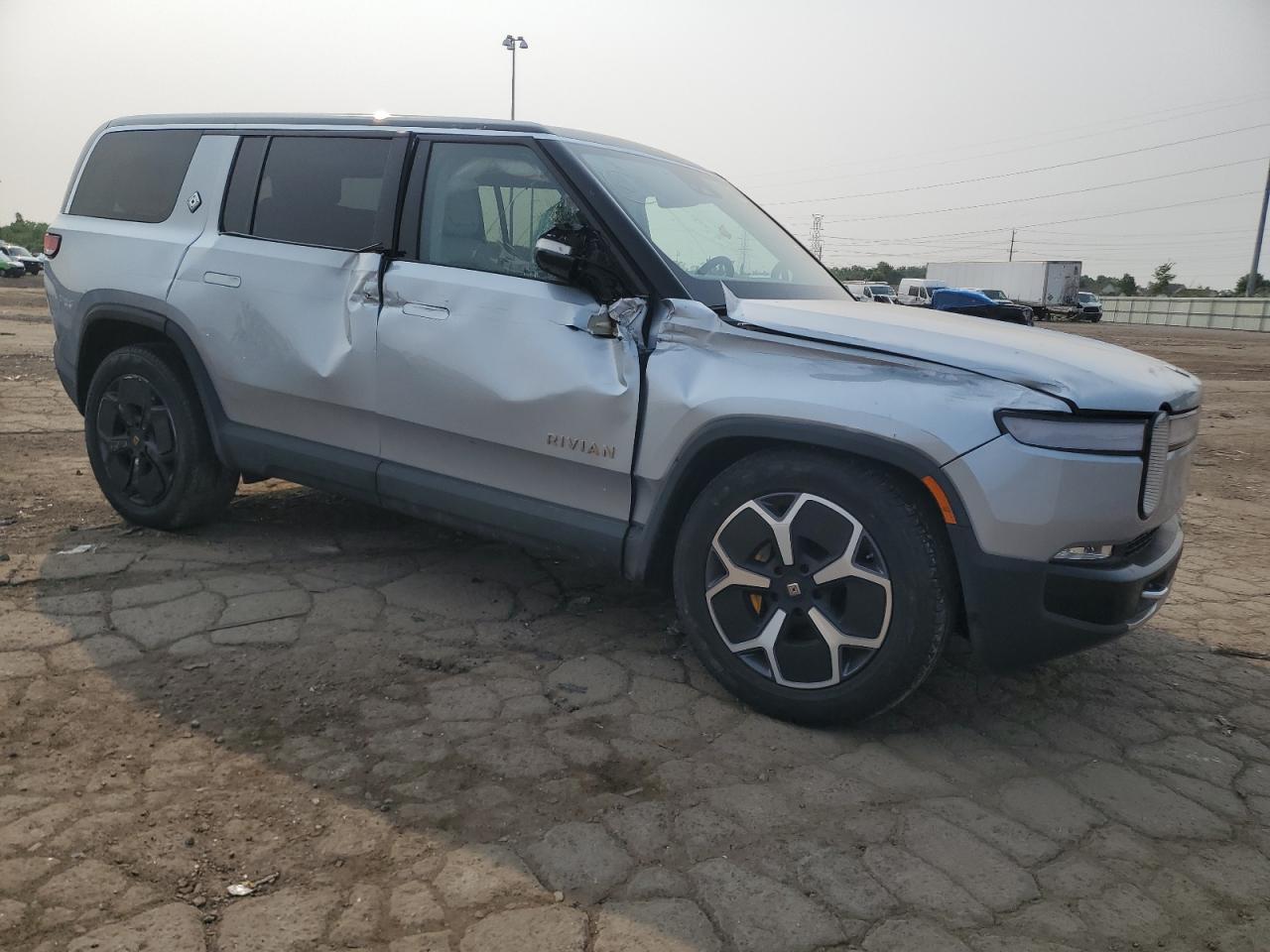 RIVIAN R1S ADVENTURE