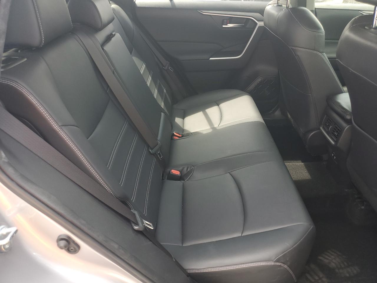 TOYOTA RAV4 XLE PREMIUM