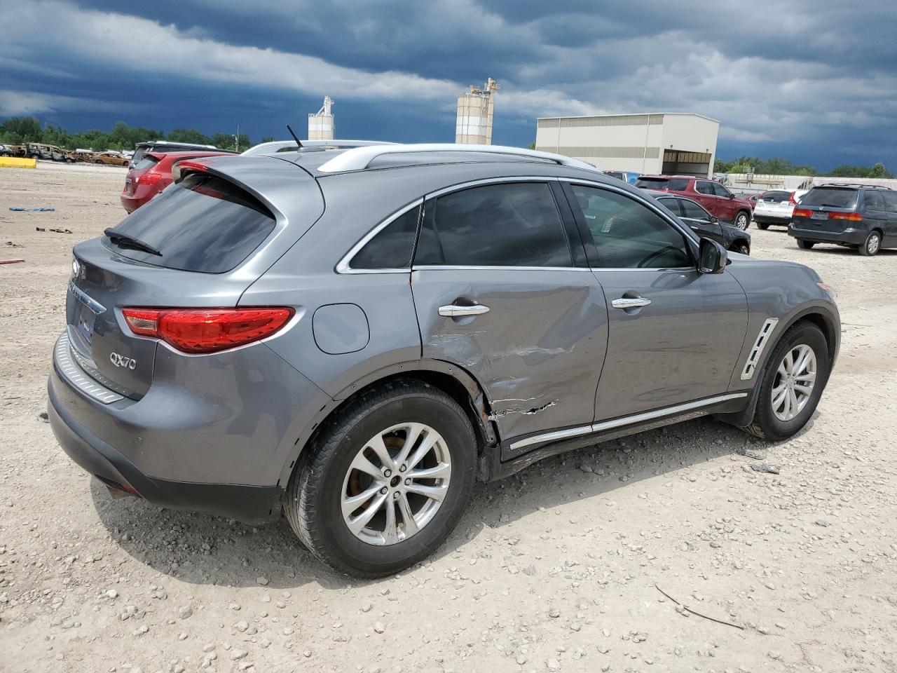 INFINITI QX70