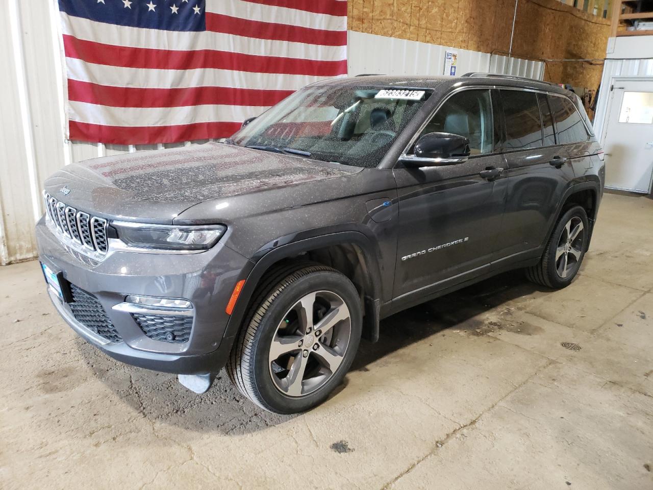  Salvage Jeep Grand Cherokee