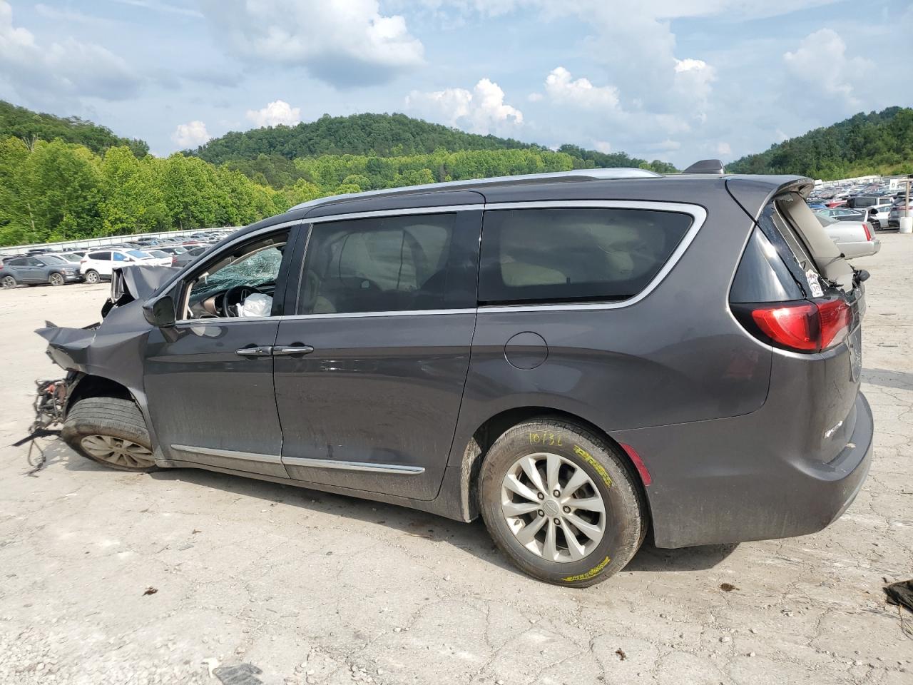 CHRYSLER PACIFICA TOURING L