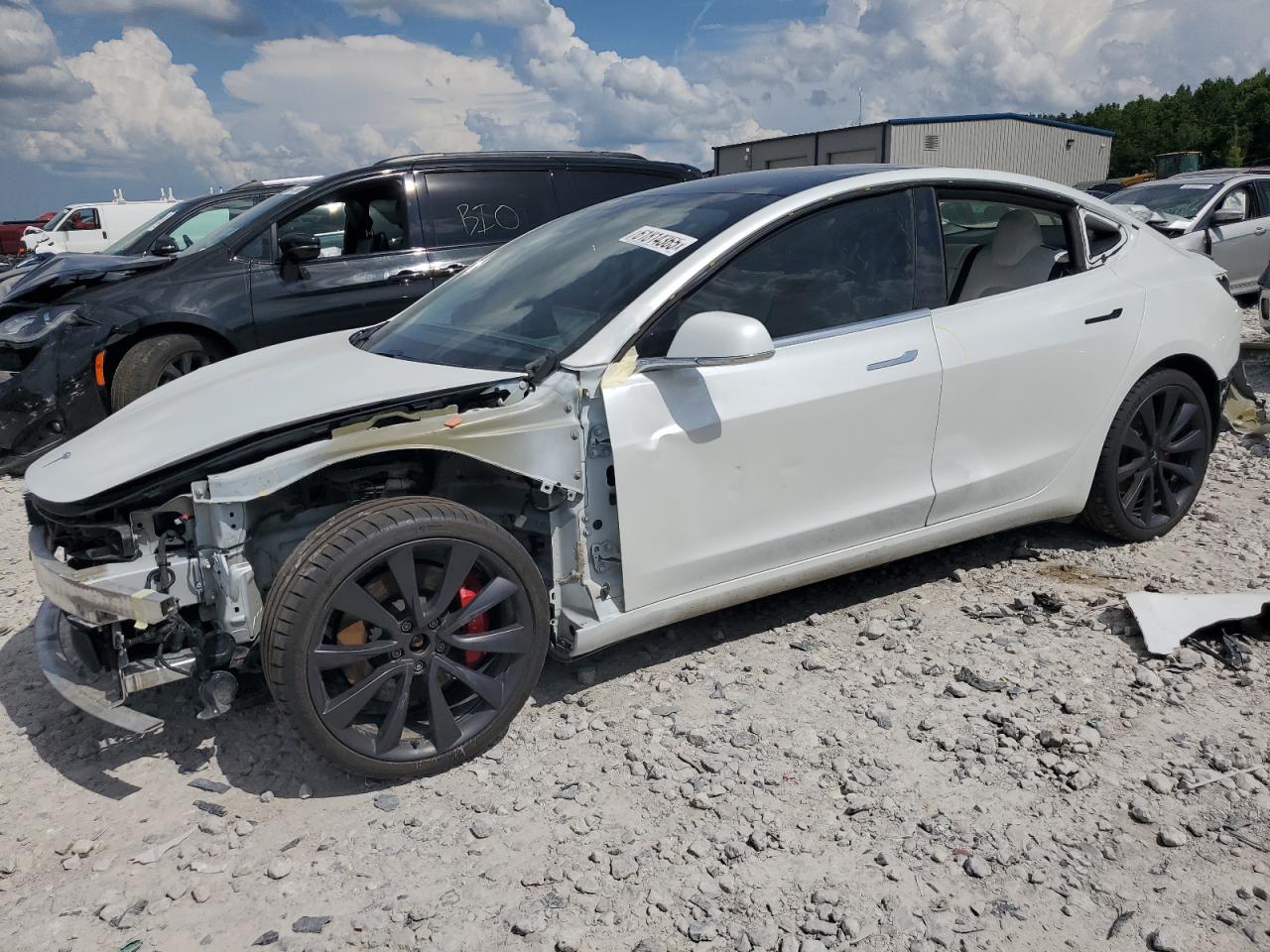 TESLA MODEL 3