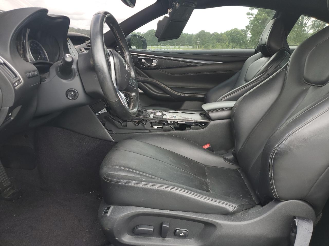 INFINITI Q60 LUXE 300